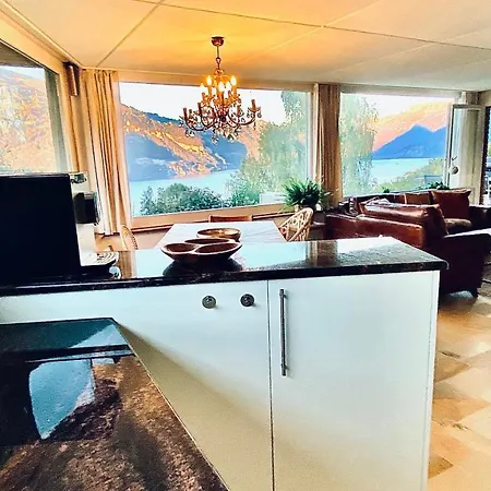 Feriehus Lakeview Little House