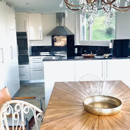 بيت للعطل Lakeview Little House كراتيغين